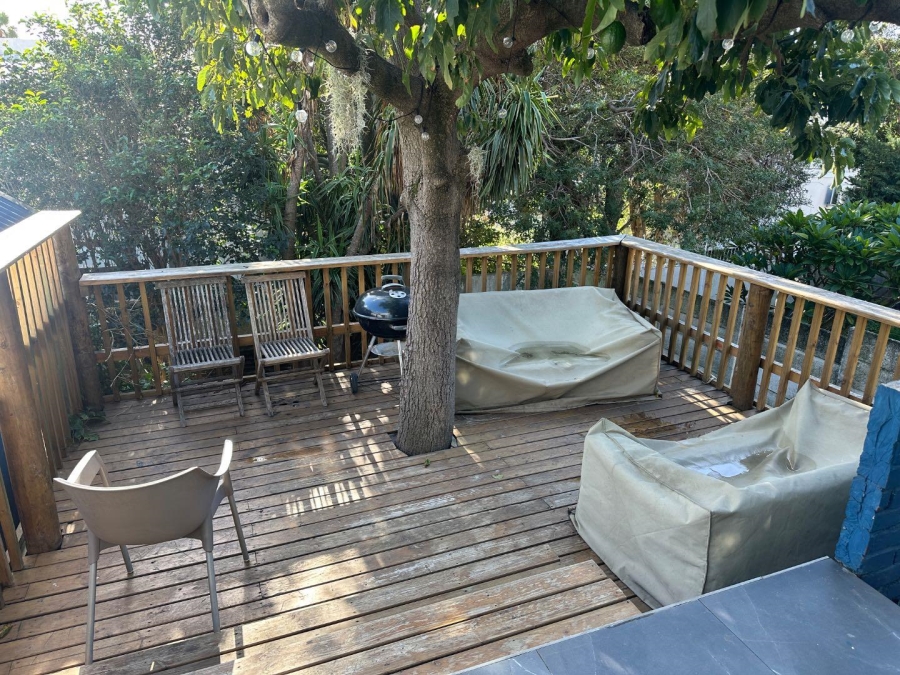 To Let 3 Bedroom Property for Rent in Vredehoek Western Cape